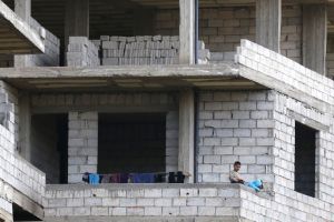 شاعر الاستسلام واليأس في مهد الثورة السورية