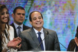 السيسي يقول إن مصر بحاجة لما لا يقل عن 200 مليار دولار