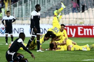 الشباب السعودي يفشل في الحفاظ على تقدمه ويخسر من نفط طهران 1 / 2