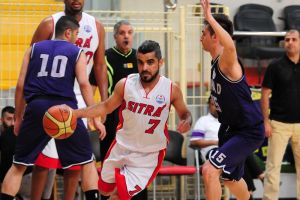 الاتحاد في صدارة الفضي بتخطيه سترة