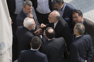 ميركل وهولاند وكاميرون وموغيريني يجرون مباحثات حول النووي الايراني في بروكسل