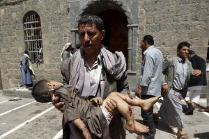 55 قتيلاً إثر تفجيرات استهدفت مسجدين للحوثيين في صنعاء