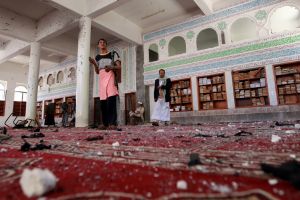 مصدر طبي: ارتفاع عدد ضحايا تفجير مسجدين في اليمن إلى 87 قتيلاً و260 مصاباً