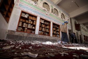 حصيلة جديدة: 142 قتيلاً على الأقل في هجمات 'داعش' على مسجدين في اليمن