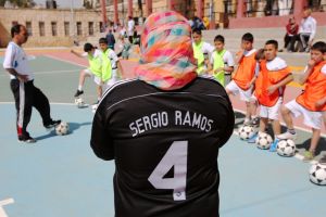 شاهد الصور... لاجئون فلسطينيون يستفيدون من خبرات ريال مدريد في تعليم كرة القدم