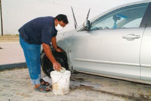 أطباء وأختصاصيون يحذرون: إصابة العمال الآسيويين بـ «كورونا» نقطة تحول «خطرة»