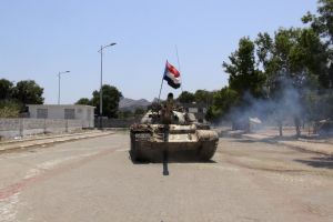 سكان: قوات الحوثيين تضع أول موطئ قدم على بحر العرب