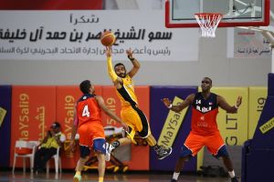 الأهلي يضع قدماً في المربع بتخطيه الحالة في 'دوري السلة'