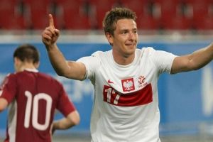 الإصابة تحرم هانوفر من جهود مهاجمه البولندي سوبيتش لعدة أسابيع