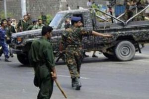 القاعدة تقتحم سجنا في مكلا اليمنية وتحرر 300 سجين احدهم من قادتها