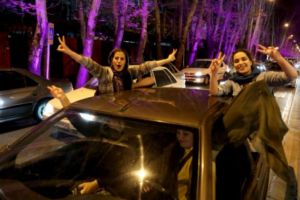 الغارديان: نهاية العقوبات على إيران تفتح الأبواب للاستثمار