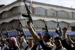 مقاتلو القبائل يدخلون مدينة المكلا اليمنية لطرد مسلحي القاعدة