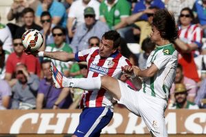 أتليتيكو يتجاوز بلنسية للمركز الثالث في الدوري الإسباني