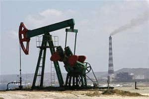 الإفراج عن غاني خطف في هجوم على حقل نفط في ليبيا