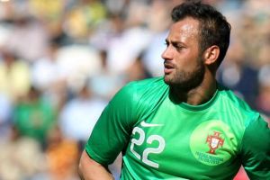 الحارس البرتغالي بيتو يمدد عقده مع اشبيلية