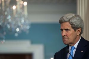 كيري: واشنطن لن تقف مكتوفة الايدي امام تسليح ايران للحوثيين