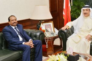 وزير العمل يبحث التعاون مع الرئيس التنفيذي لمجموعة لولو هايبر ماركت –البحرين