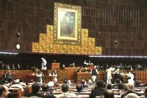 البرلمان الباكستاني يصوت على التزام الحياد في النزاع في اليمن