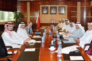 وزير 'الصناعة' يجتمع برئيس وأعضاء لجنة تطوير السوق القديم