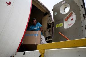 وصول شحنة مساعدات جديدة من اللجنة الدولية للصليب الاحمر إلى صنعاء