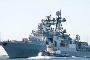 سفينة تابعة للبحرية الروسية تجلي 308 أشخاص من اليمن