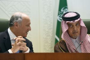 السعودية ترفض دعوات إيران لوقف الضربات الجوية في اليمن