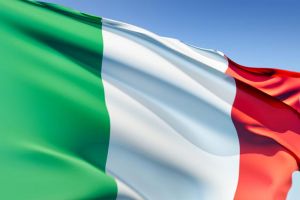 مصرع تسعة اشخاص على الاقل في غرق مركب يقل مهاجرين في ايطاليا