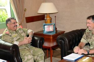 مدير أركان الحرس الوطني يجتمع مع الملحق العسكري البريطاني
