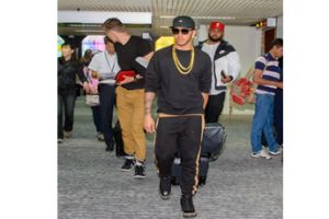 وصول فرق وسائقي الفورمولا 1 استعدادا لانطلاق سباق جائزة البحرين