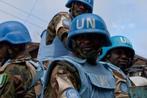 مقتل 3 مدنيين وإصابة 9 من موظفي الأمم المتحدة في هجوم انتحاري في مالي