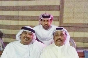 الفنان الكوميدي 'ولد الديرة' يعود إلى الكويت بعد رحلة علاج طويلة