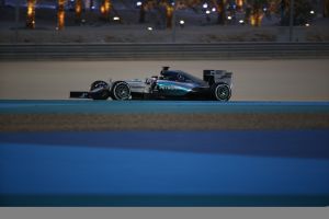 هاميلتون أول المنطلقين للمرة الرابعة على التوالي في موسم فورمولا 1