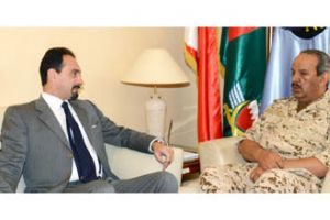القائد العام يستقبل سفير ايطاليا لدى البحرين
