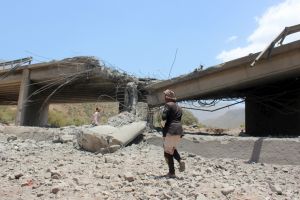 الحوثيون يدعون لمحادثات برعاية الأمم المتحدة بعد توقف القصف بقيادة السعودية