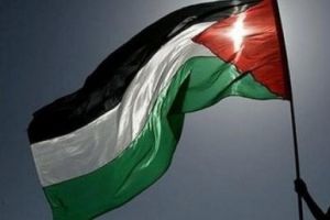 'على الرصيف'... لوحات فنية في معرض لذوي إعاقات عقلية بالضفة الغربية