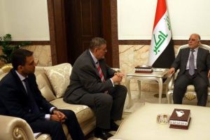 العبادي يبحث المستجدات السياسية والأمنية مع ممثل بعثة الأمم المتحدة في العراق