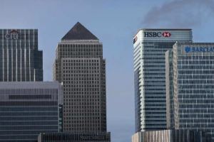 HSBC : ننظر في الخروج من بريطانيا