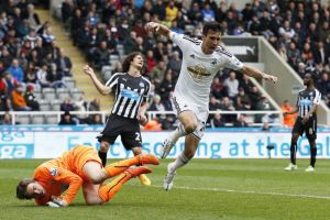 مدرب نيوكاسل يطالب برد فعل بعد سابع هزيمة على التوالي