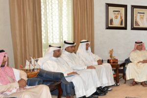 وزير الداخلية يلتقي أهالي بوري ويؤكد أهمية تقديم النصح للنشء لتجنبهم ارتكاب الأعمال المخالفة