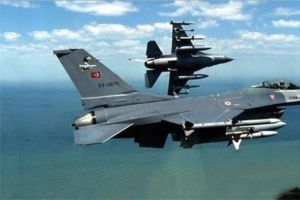 تركيا ترسل طائرتي إف 16 فوق الحدود السورية بعد اقتراب طائرة سورية