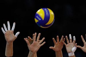 الأهلي يقترب من لقب دوري الطائرة