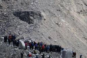 انهيار طيني يودي بحياة ما لايقل عن 52 شخصاً في أفغانستان