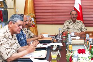 القائد العام يترأس اجتماع المجلس الأعلى للكلية الملكية للقيادة والأركان والدفاع الوطني