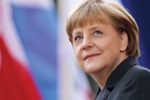 ميركل: الألمان لا يمكن أن يديروا ظهورهم للماضي النازي