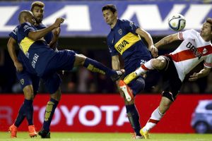 بطولة الارجنتين: فوز بوكا جونيورز على وريفر بلايت 2- 0 في مباراة الدربي