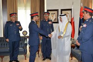 ضباط جدد يؤدون القسم أمام وزير الداخلية