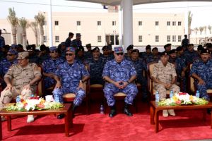 القائد العام يمنح نوط الخدمة العسكرية الميدانية للقوات البحرية والجوية بالقوات المسلحة المصرية