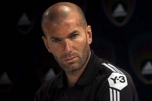 زين الدين زيدان يحصل على دبلوم التدريب من الاتحاد الأوروبي