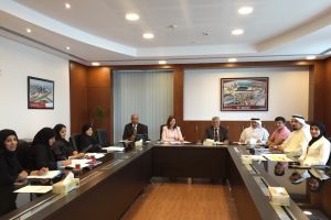 وزارة الأشغال تبحث احتياجات الطرق والصرف الصحي في 'خامسة الشمالية'