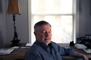 لارسون في «السهر على رأس الميت»... وغرق السفينة لوسيتانيا